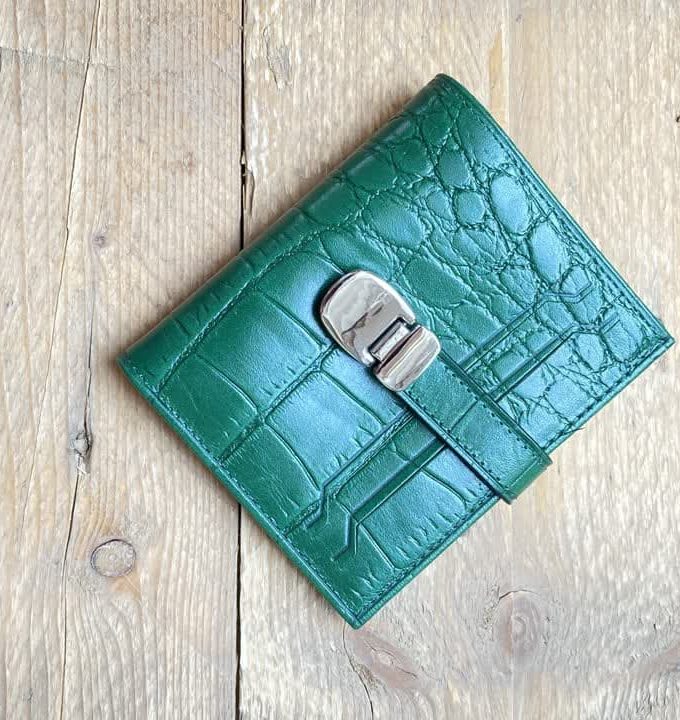 کیف پول صبا مگنتی طرح کروکو